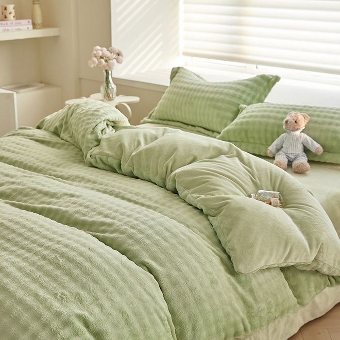 91家纺网 家纺一手货源 找家纺 卡斯诺家纺馆 2025新款A类高克重兔毛绒牛奶绒四件套（赠礼袋） 抹茶绿