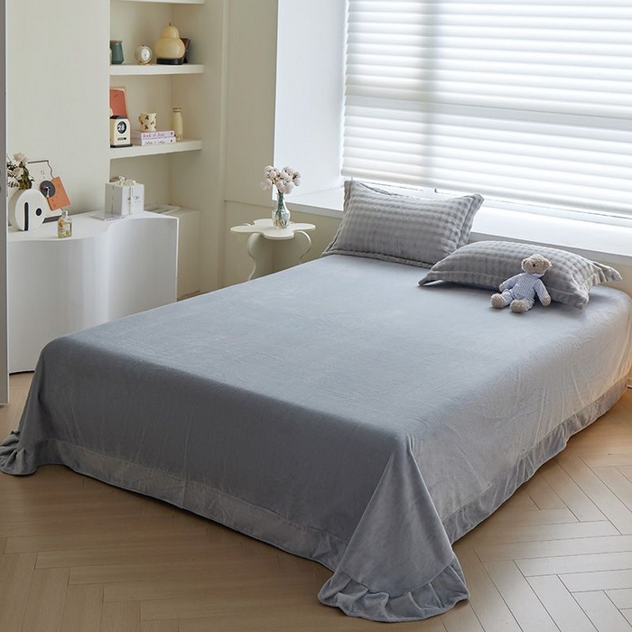 91家纺网 家纺一手货源 找家纺 卡斯诺家纺馆 2025新款A类高克重兔毛绒牛奶绒四件套（赠礼袋） 银灰蓝