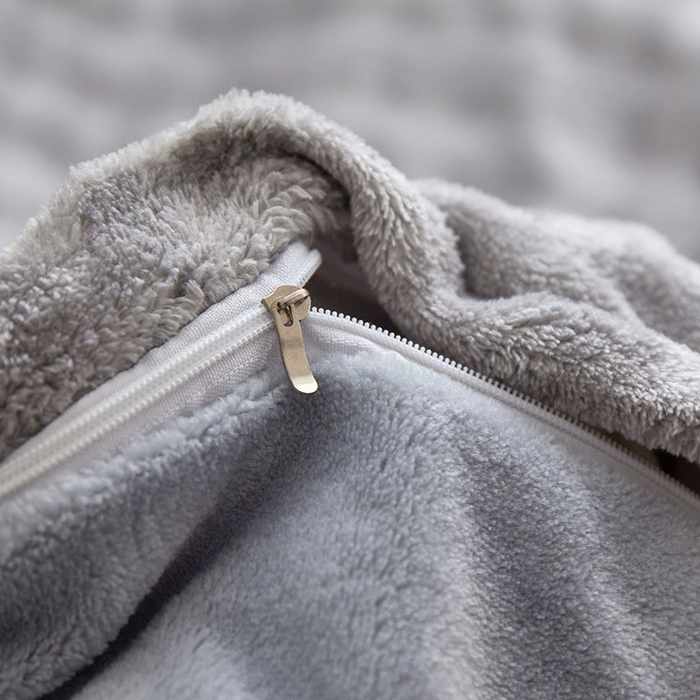 91家纺网 家纺一手货源 找家纺 卡斯诺家纺馆 2025新款A类高克重兔毛绒牛奶绒四件套（赠礼袋） 银灰蓝