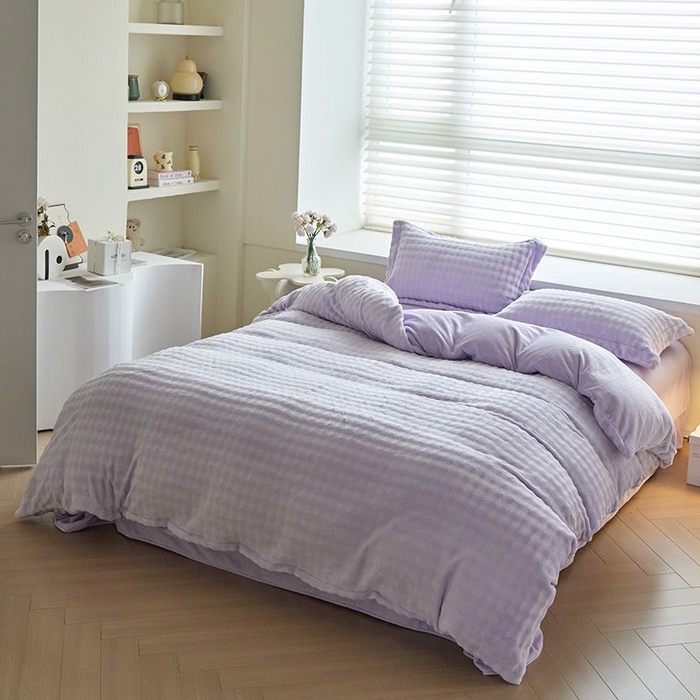 91家纺网 家纺一手货源 找家纺 卡斯诺家纺馆 2025新款A类高克重兔毛绒牛奶绒四件套（赠礼袋） 淡雅紫