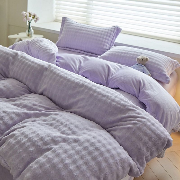 91家纺网 家纺一手货源 找家纺 卡斯诺家纺馆 2025新款A类高克重兔毛绒牛奶绒四件套（赠礼袋） 淡雅紫