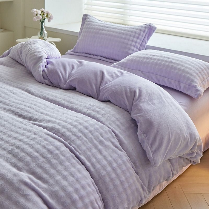 91家纺网 家纺一手货源 找家纺 卡斯诺家纺馆 2025新款A类高克重兔毛绒牛奶绒四件套（赠礼袋） 淡雅紫