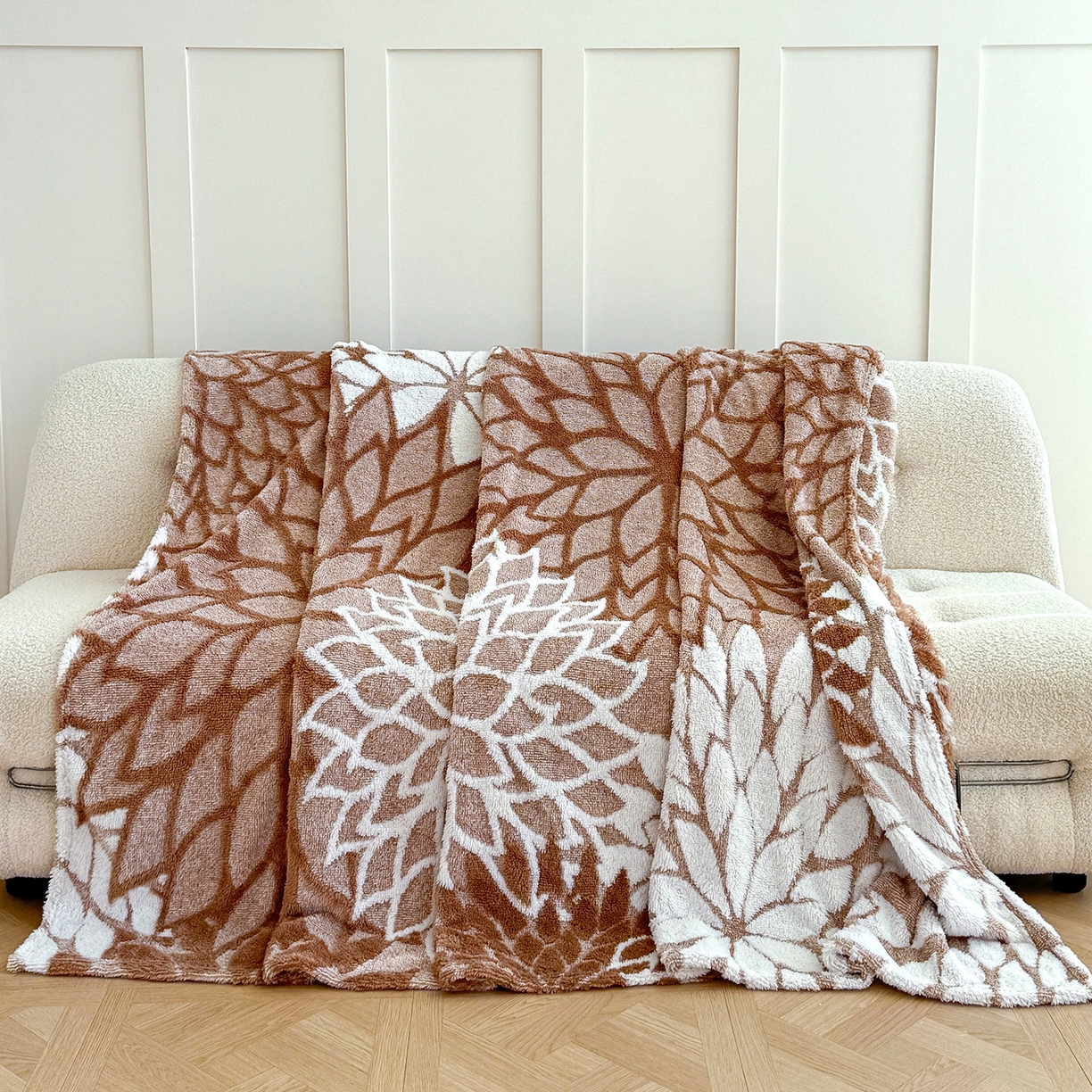 91家纺网 家纺一手货源 找家纺 （总）枋梢家纺 2025新款万花筒阳离子提花镂空塔芙绒保暖午睡双层毛毯办公室盖毯