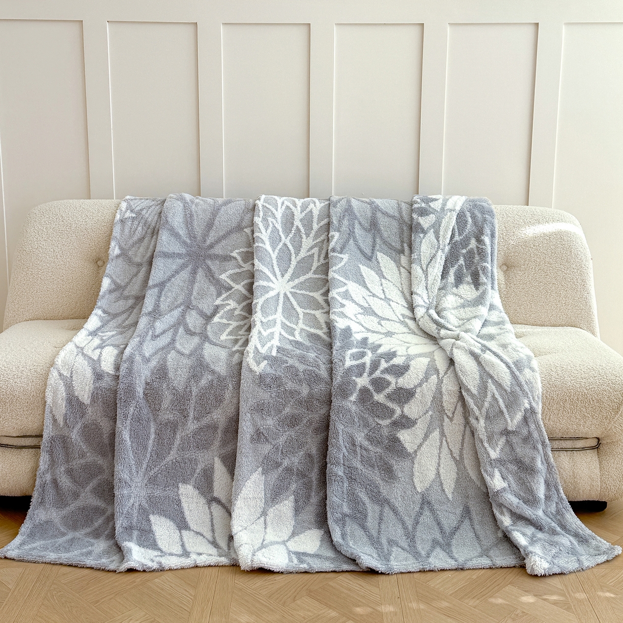 91家纺网 家纺一手货源 找家纺 （总）枋梢家纺 2025新款万花筒阳离子提花镂空塔芙绒保暖午睡双层毛毯办公室盖毯