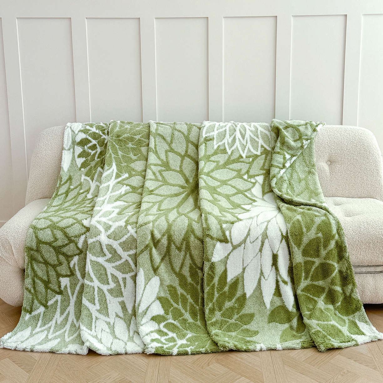 91家纺网 家纺一手货源 找家纺 （总）枋梢家纺 2025新款万花筒阳离子提花镂空塔芙绒保暖午睡双层毛毯办公室盖毯