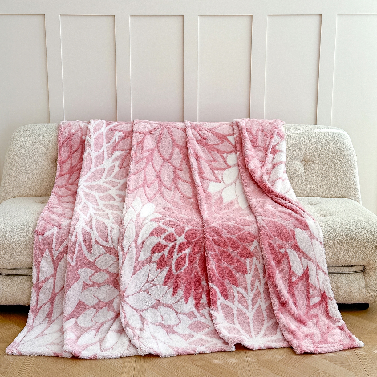 91家纺网 家纺一手货源 找家纺 （总）枋梢家纺 2025新款万花筒阳离子提花镂空塔芙绒保暖午睡双层毛毯办公室盖毯