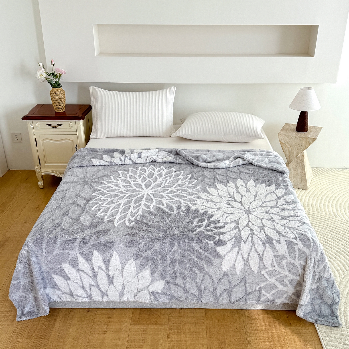 91家纺网 家纺一手货源 找家纺 枋梢家纺 2025新款万花筒阳离子提花镂空塔芙绒保暖午睡双层毛毯办公室盖毯 万花筒-浅灰