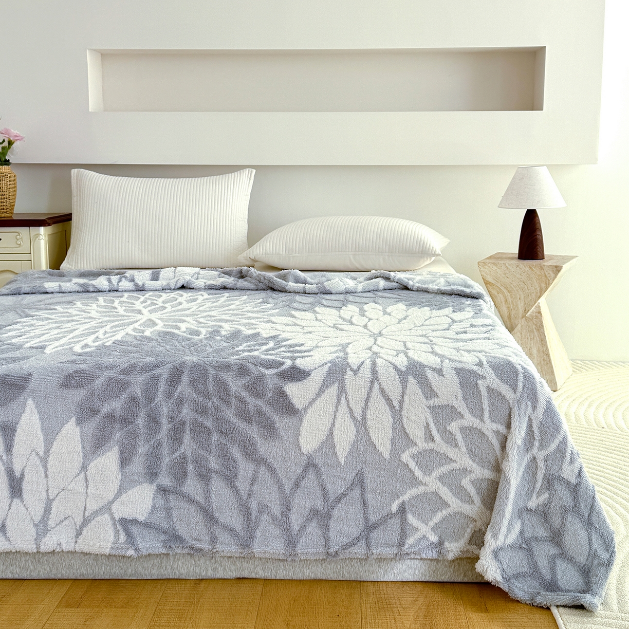 91家纺网 家纺一手货源 找家纺 枋梢家纺 2025新款万花筒阳离子提花镂空塔芙绒保暖午睡双层毛毯办公室盖毯 万花筒-浅灰