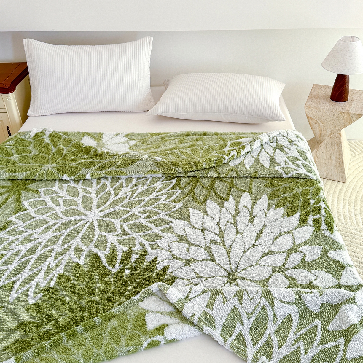 91家纺网 家纺一手货源 找家纺 枋梢家纺 2025新款万花筒阳离子提花镂空塔芙绒保暖午睡双层毛毯办公室盖毯 万花筒-浅绿