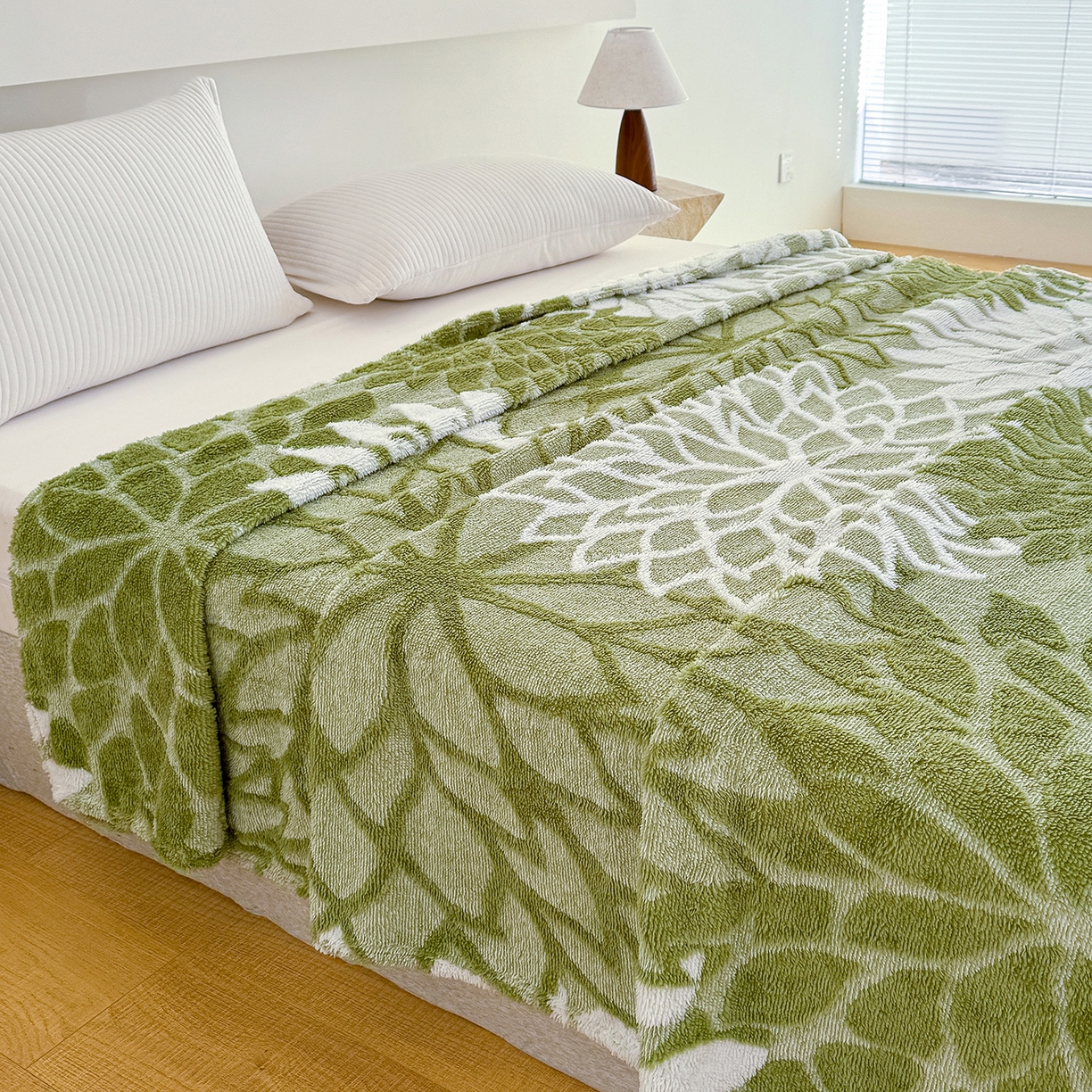 91家纺网 家纺一手货源 找家纺 枋梢家纺 2025新款万花筒阳离子提花镂空塔芙绒保暖午睡双层毛毯办公室盖毯 万花筒-浅绿