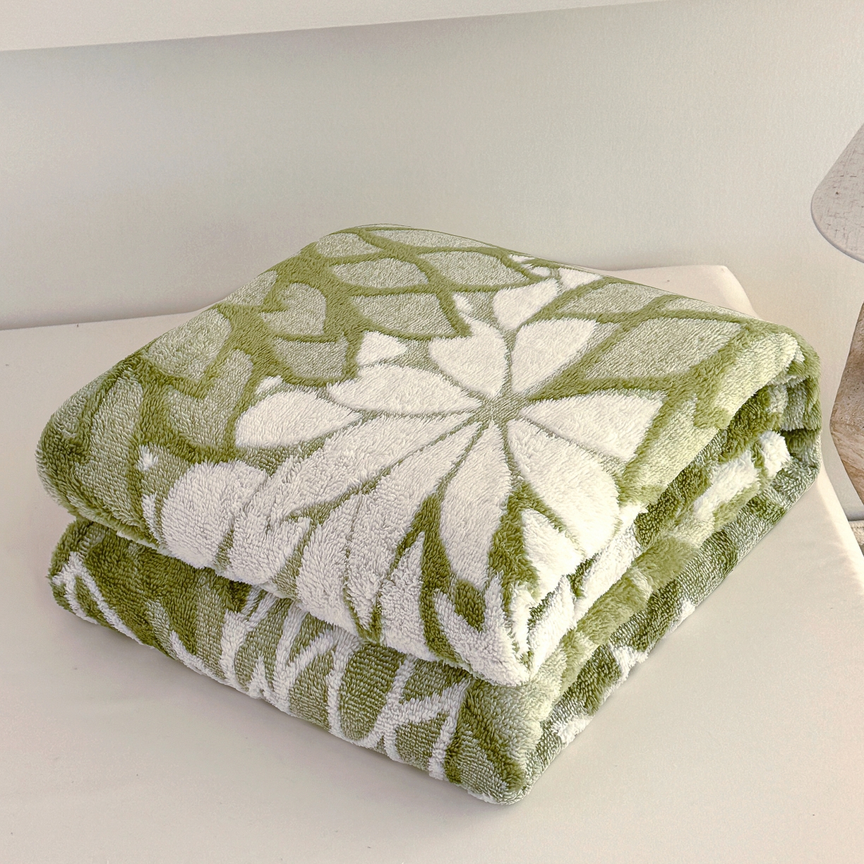 91家纺网 家纺一手货源 找家纺 枋梢家纺 2025新款万花筒阳离子提花镂空塔芙绒保暖午睡双层毛毯办公室盖毯 万花筒-浅绿