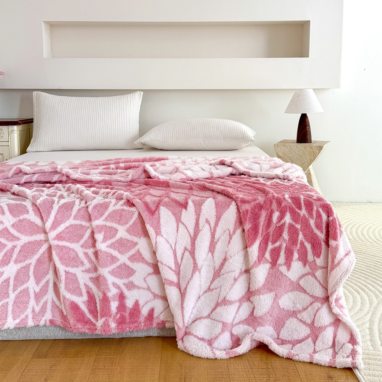 91家纺网 家纺一手货源 找家纺 枋梢家纺 2025新款万花筒阳离子提花镂空塔芙绒保暖午睡双层毛毯办公室盖毯 万花筒-柔粉