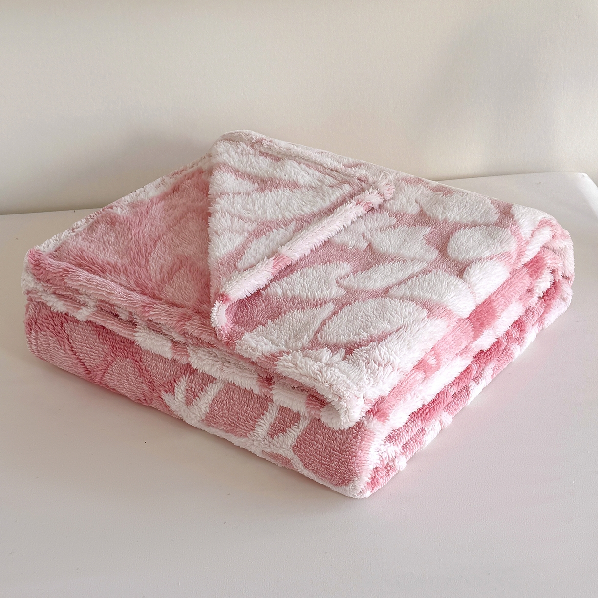 91家纺网 家纺一手货源 找家纺 枋梢家纺 2025新款万花筒阳离子提花镂空塔芙绒保暖午睡双层毛毯办公室盖毯 万花筒-柔粉