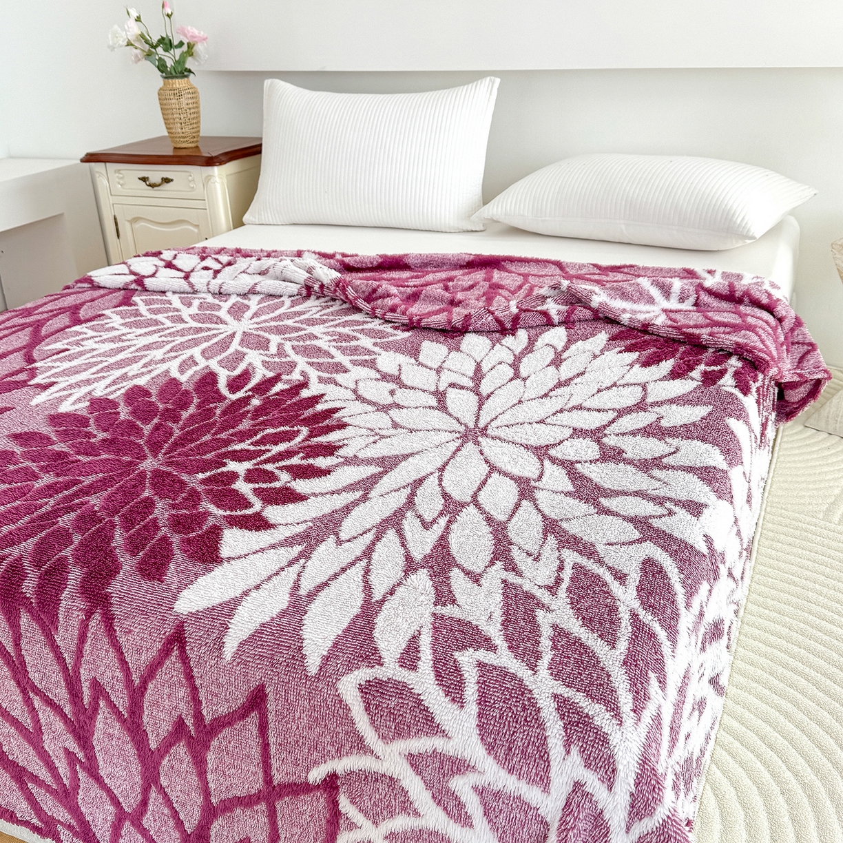 91家纺网 家纺一手货源 找家纺 枋梢家纺 2025新款万花筒阳离子提花镂空塔芙绒保暖午睡双层毛毯办公室盖毯 万花筒-玫红