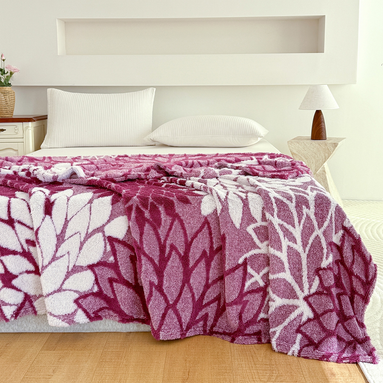 91家纺网 家纺一手货源 找家纺 枋梢家纺 2025新款万花筒阳离子提花镂空塔芙绒保暖午睡双层毛毯办公室盖毯 万花筒-玫红