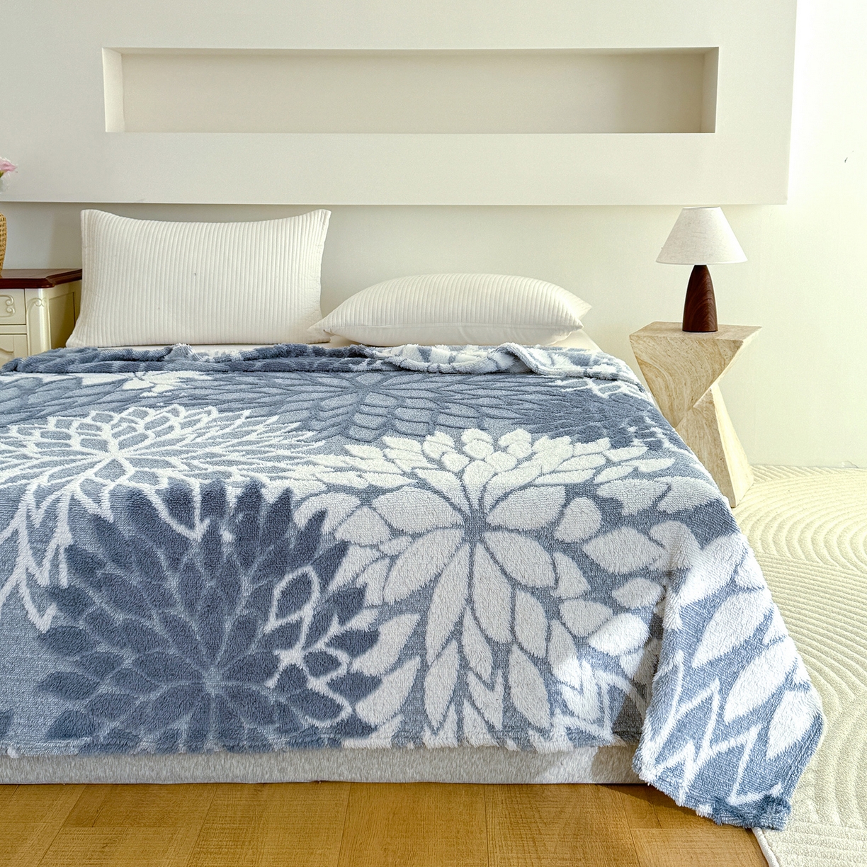 91家纺网 家纺一手货源 找家纺 枋梢家纺 2025新款万花筒阳离子提花镂空塔芙绒保暖午睡双层毛毯办公室盖毯 万花筒-浅蓝