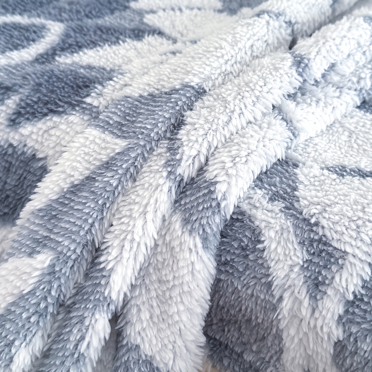 91家纺网 家纺一手货源 找家纺 枋梢家纺 2025新款万花筒阳离子提花镂空塔芙绒保暖午睡双层毛毯办公室盖毯 万花筒-浅蓝