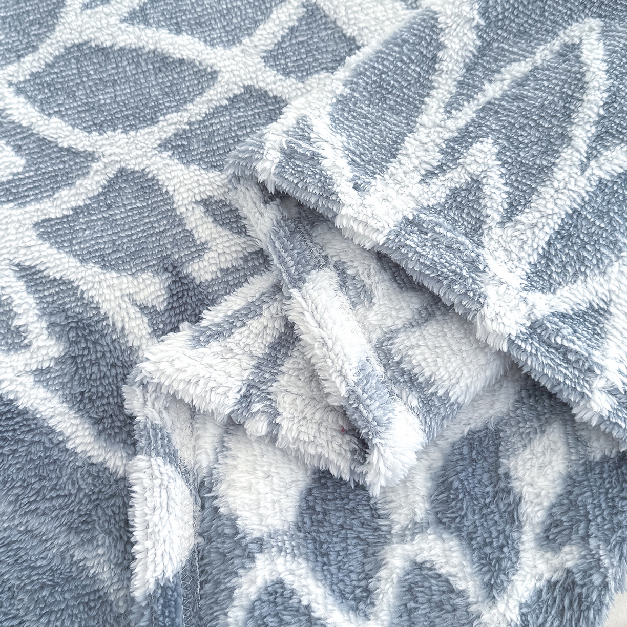 91家纺网 家纺一手货源 找家纺 枋梢家纺 2025新款万花筒阳离子提花镂空塔芙绒保暖午睡双层毛毯办公室盖毯 万花筒-浅蓝