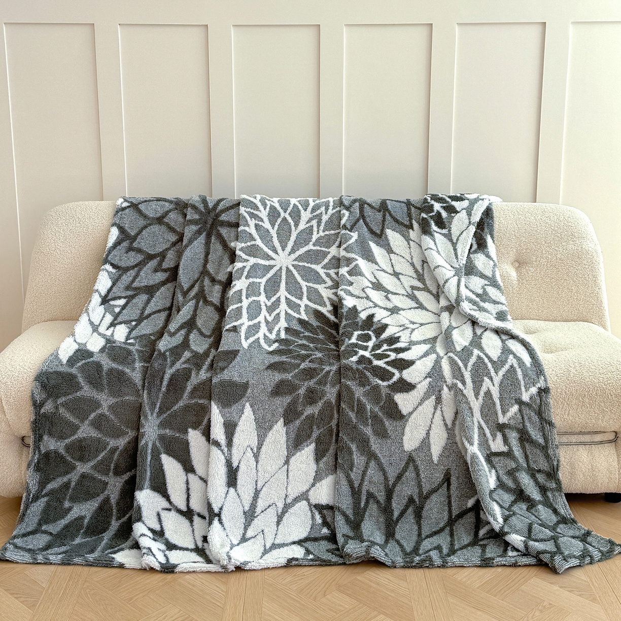 枋梢家纺 2025新款万花筒阳离子提花镂空塔芙绒保暖午睡双层毛毯办公室盖毯 万花筒-深灰
