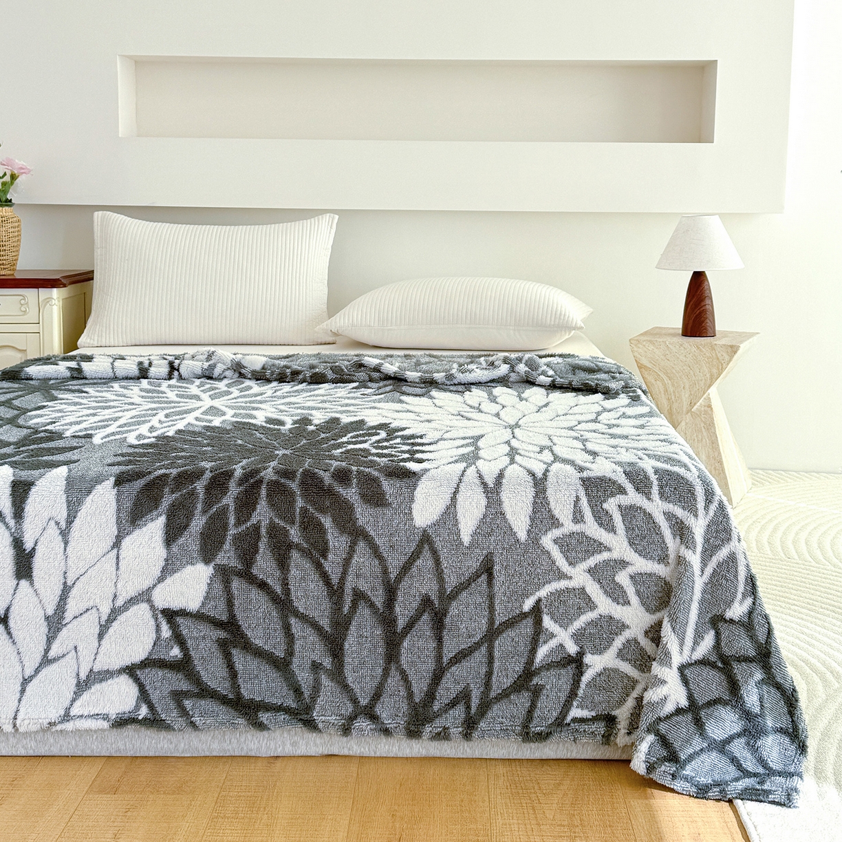 91家纺网 家纺一手货源 找家纺 枋梢家纺 2025新款万花筒阳离子提花镂空塔芙绒保暖午睡双层毛毯办公室盖毯 万花筒-深灰