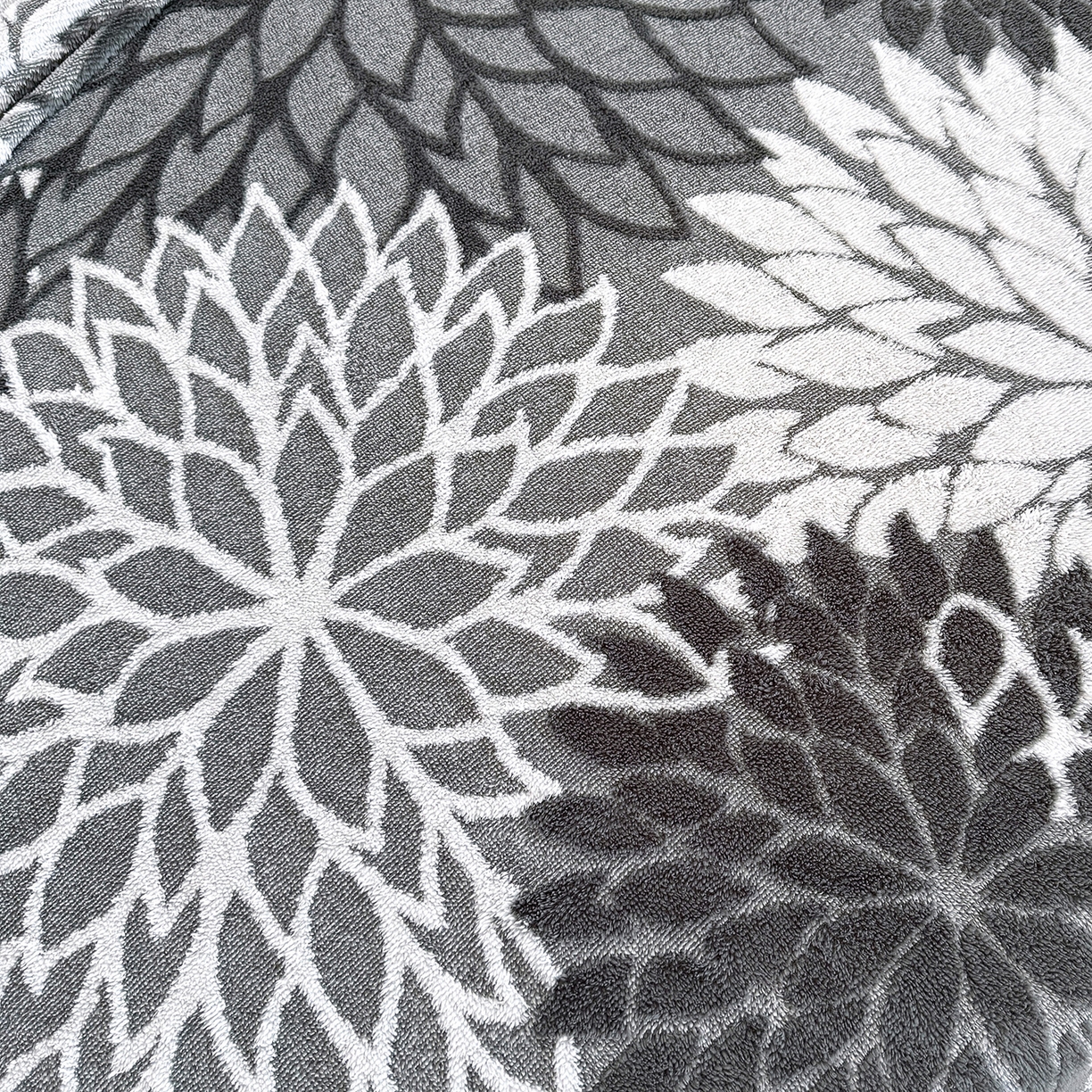 91家纺网 家纺一手货源 找家纺 枋梢家纺 2025新款万花筒阳离子提花镂空塔芙绒保暖午睡双层毛毯办公室盖毯 万花筒-深灰