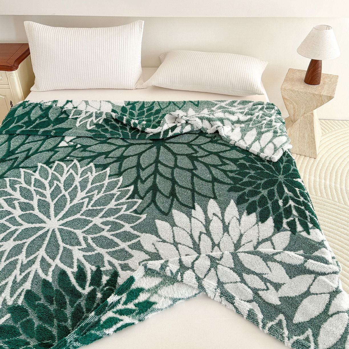 91家纺网 家纺一手货源 找家纺 枋梢家纺 2025新款万花筒阳离子提花镂空塔芙绒保暖午睡双层毛毯办公室盖毯 万花筒-雅青