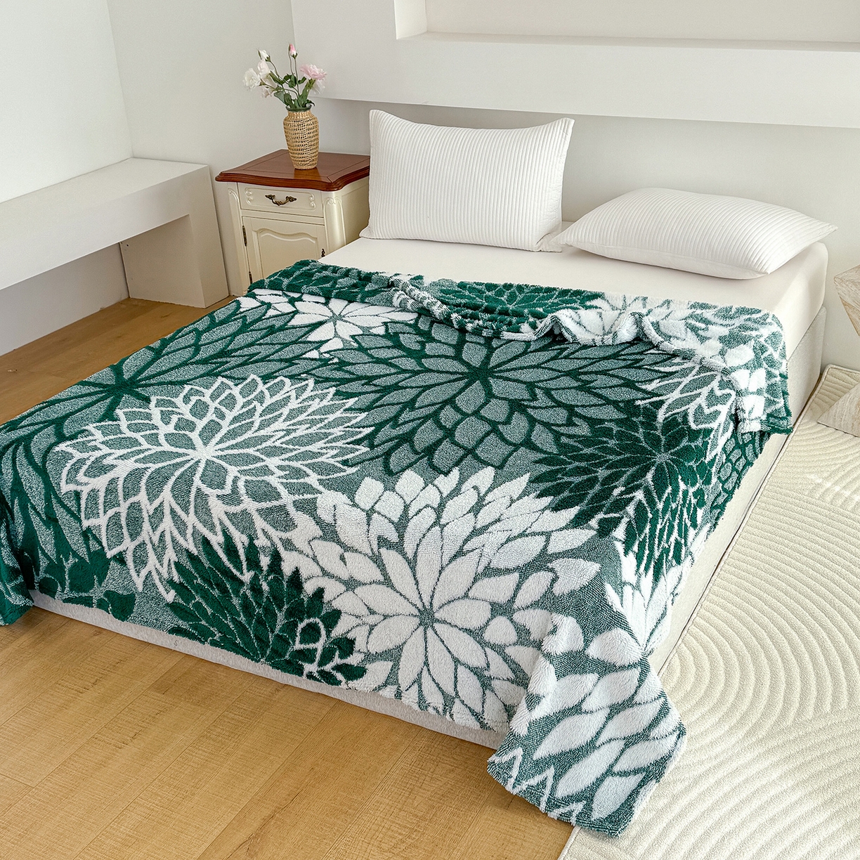 91家纺网 家纺一手货源 找家纺 枋梢家纺 2025新款万花筒阳离子提花镂空塔芙绒保暖午睡双层毛毯办公室盖毯 万花筒-雅青