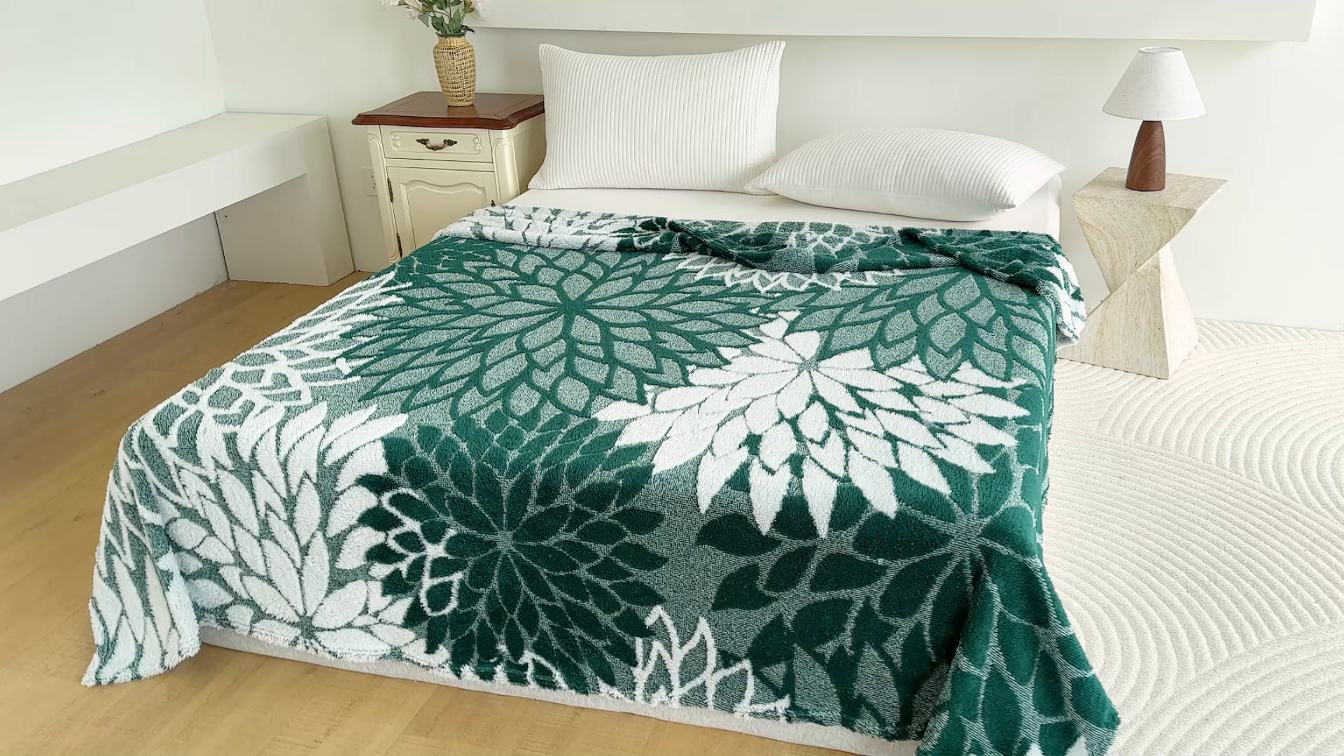 91家纺网 家纺一手货源 找家纺 枋梢家纺 2025新款万花筒阳离子提花镂空塔芙绒保暖午睡双层毛毯办公室盖毯 万花筒-雅青