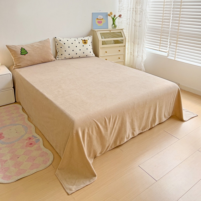 91家纺网 家纺一手货源 找家纺 乐童家纺 2025新款小清新牛奶绒毛巾绣四件套-第三波 波点小熊