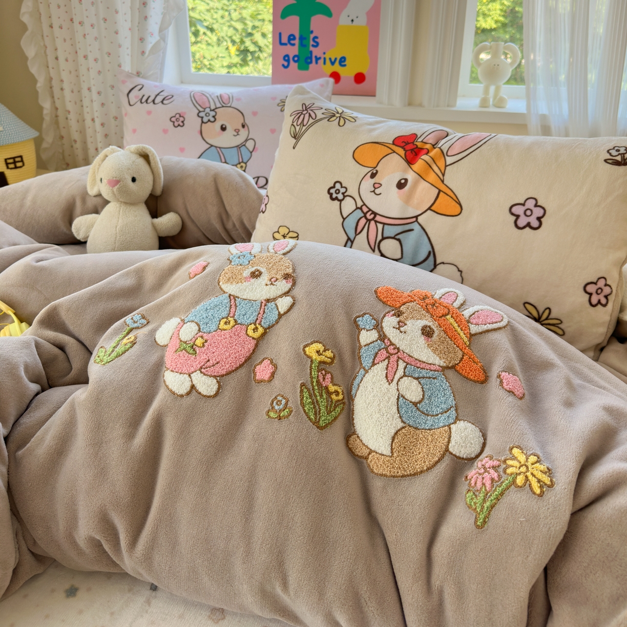 乐童家纺 2025新款小清新牛奶绒毛巾绣四件套-第三波 花园小兔咖