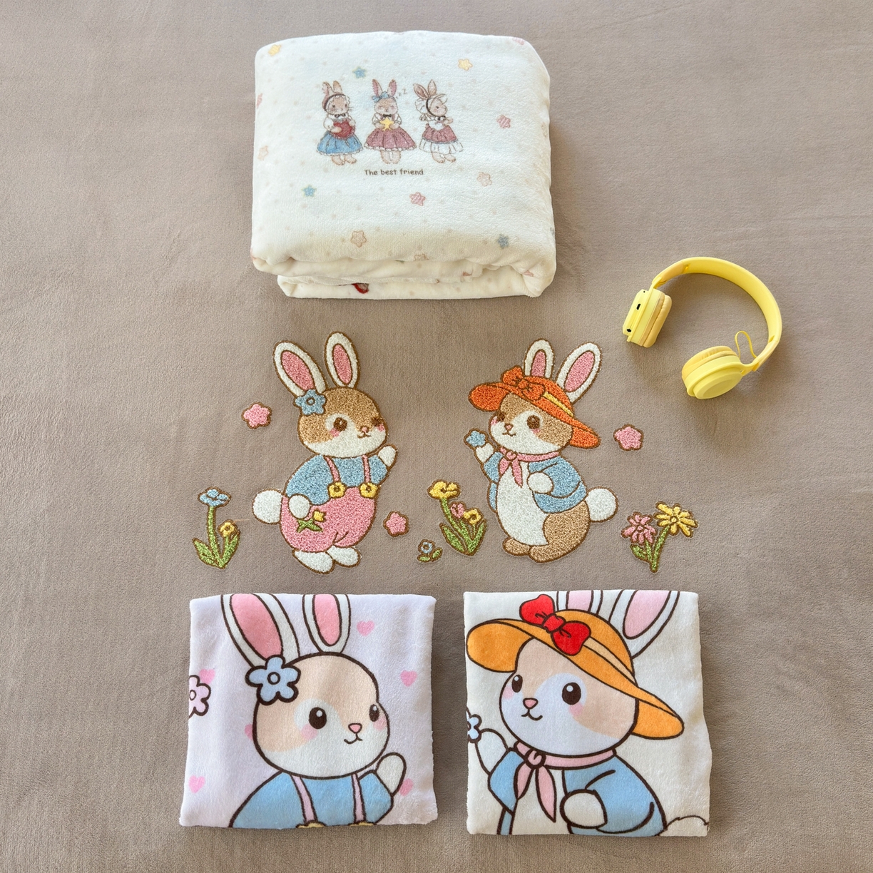 91家纺网 家纺一手货源 找家纺 乐童家纺 2025新款小清新牛奶绒毛巾绣四件套-第三波 花园小兔咖