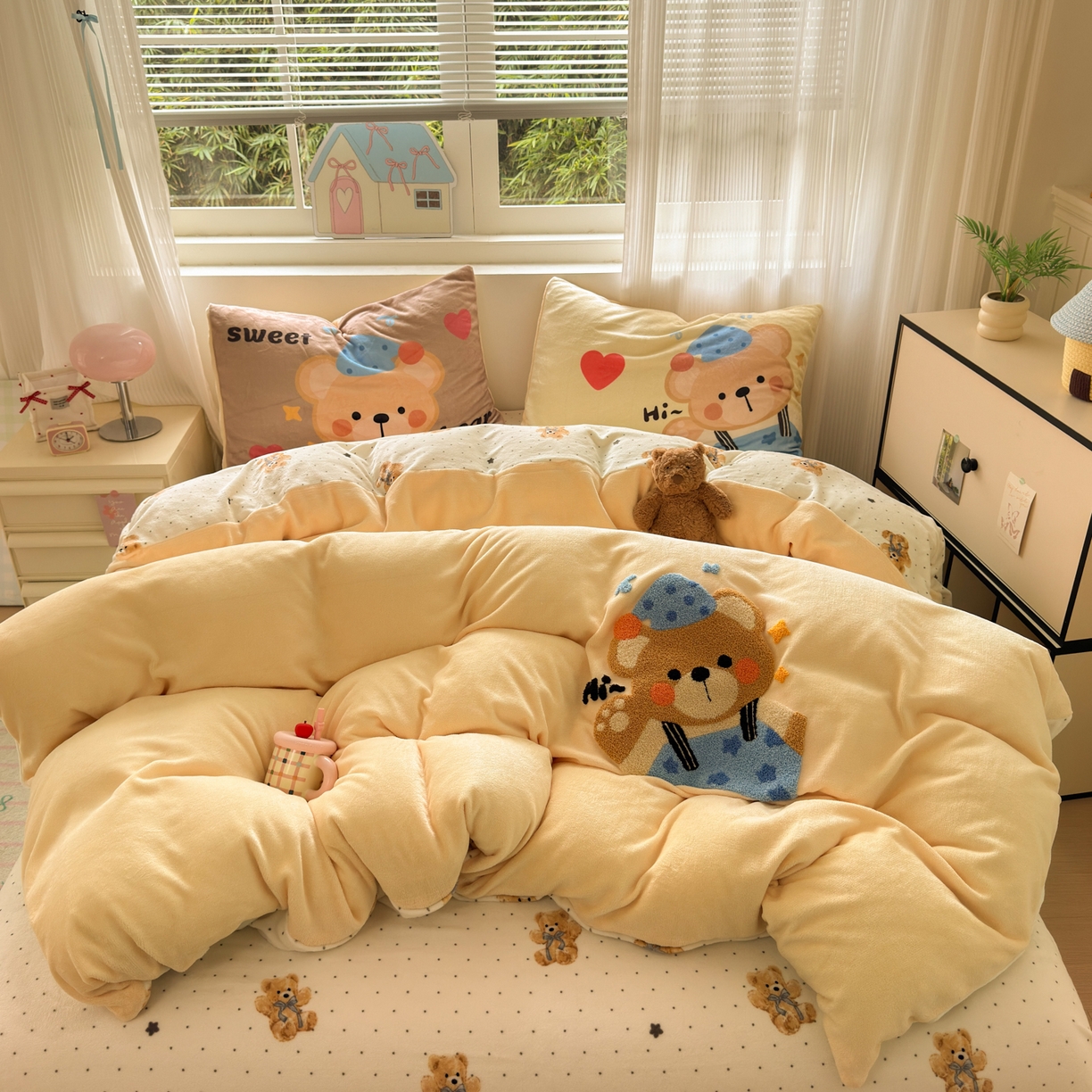 91家纺网 家纺一手货源 找家纺 一霖家纺 2025新款小清新牛奶绒毛巾绣四件套-第三波 调皮的小熊