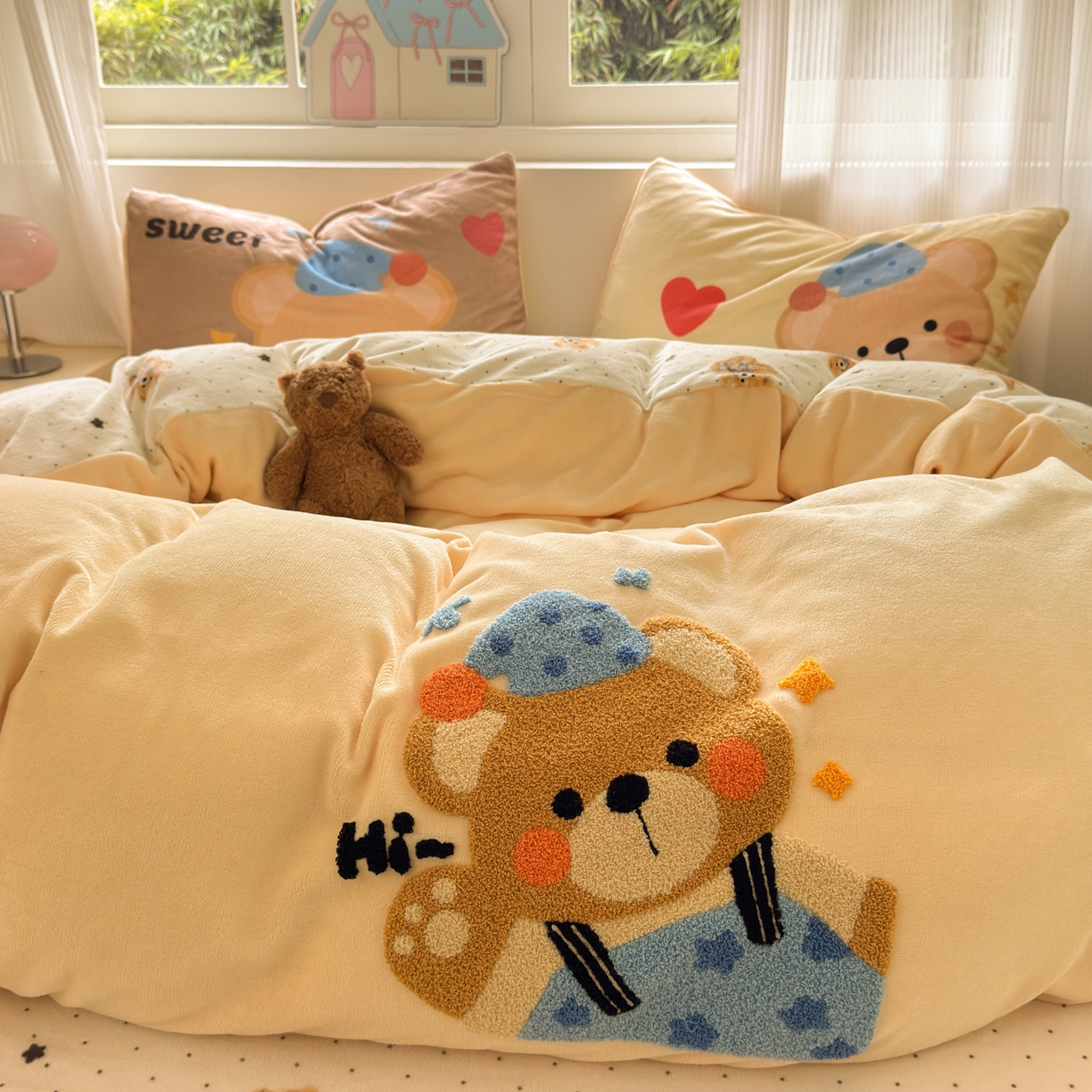 91家纺网 家纺一手货源 找家纺 一霖家纺 2025新款小清新牛奶绒毛巾绣四件套-第三波 调皮的小熊