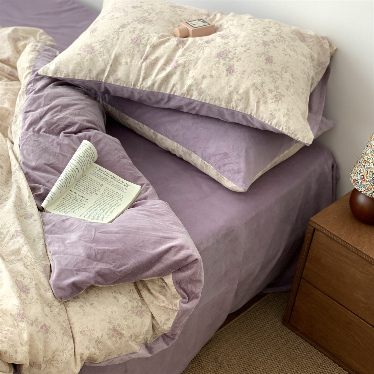 91家纺网 家纺一手货源 找家纺 源启生活 2025新款棉加绒套件四件套 巴黎晚香