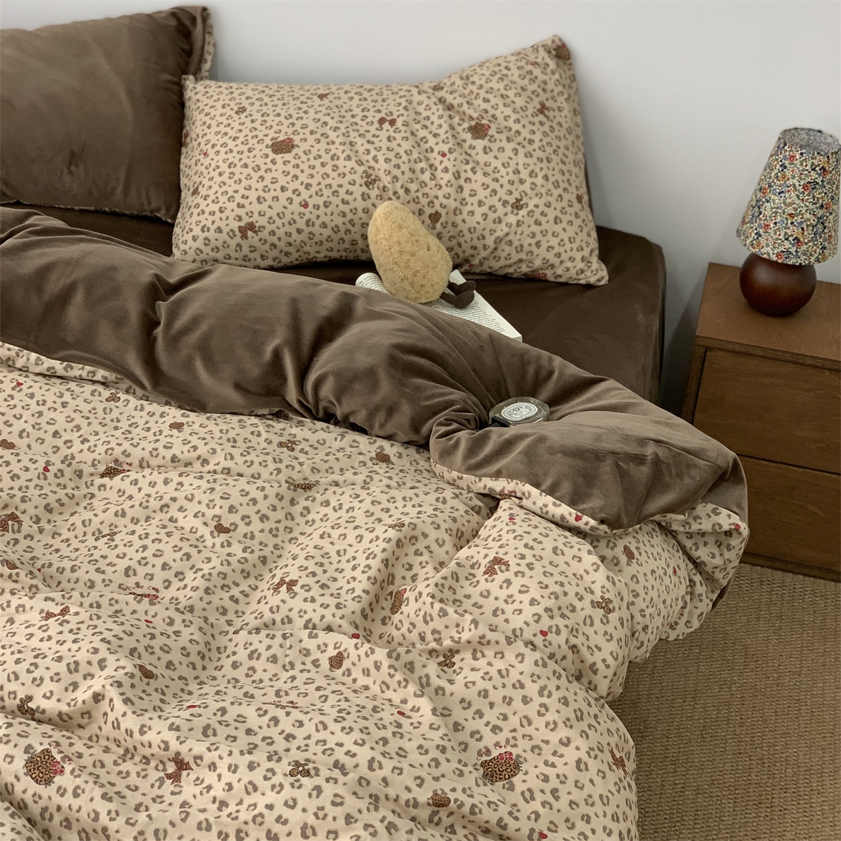 91家纺网 家纺一手货源 找家纺 源启生活 2025新款棉加绒套件四件套 豹纹猫猫