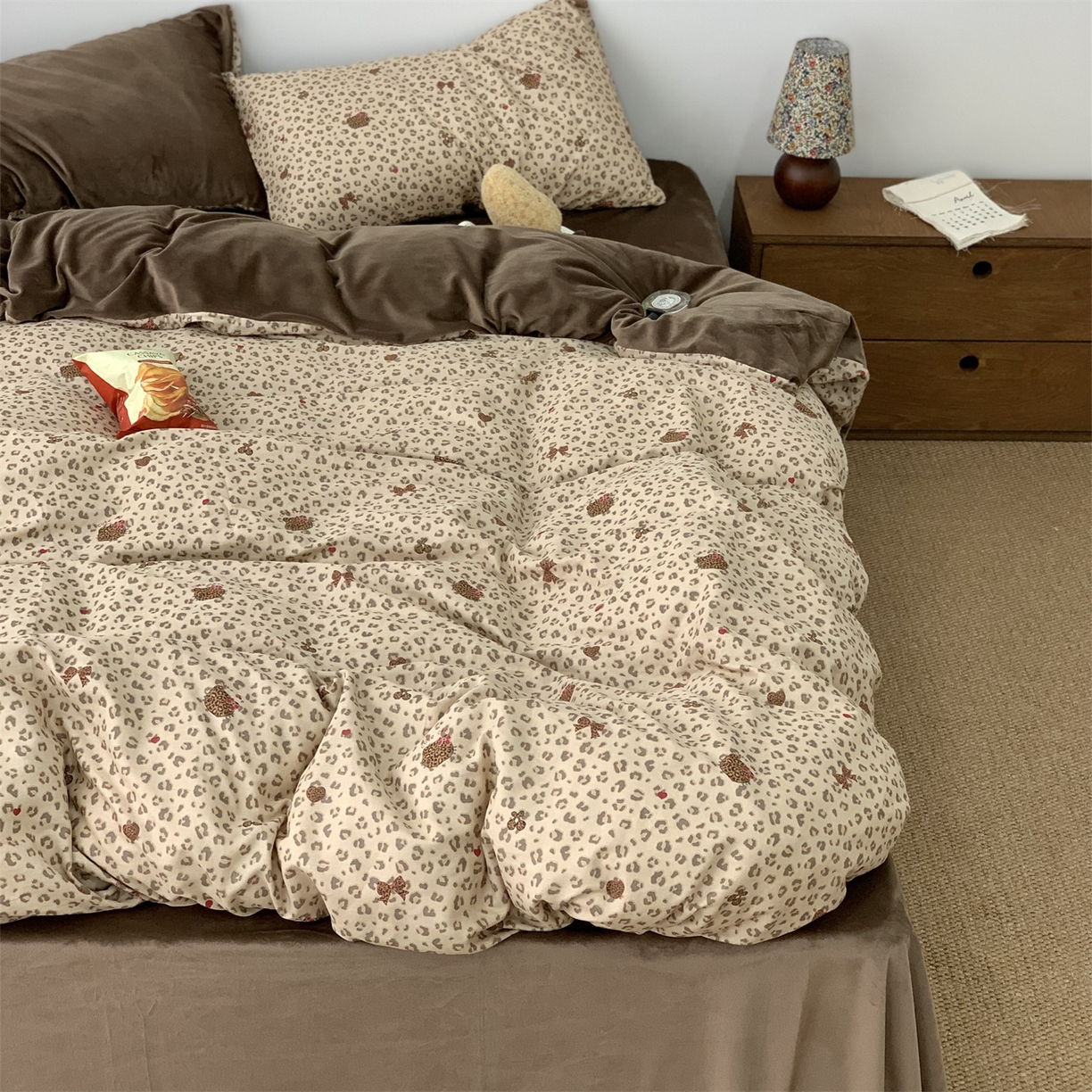 91家纺网 家纺一手货源 找家纺 源启生活 2025新款棉加绒套件四件套 豹纹猫猫