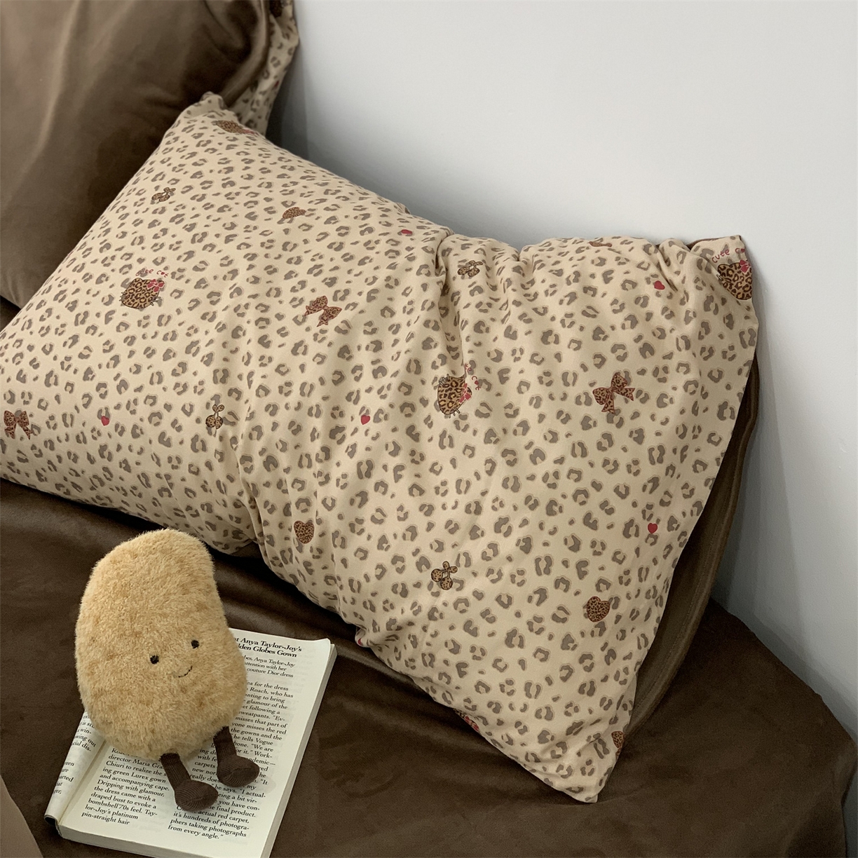 91家纺网 家纺一手货源 找家纺 源启生活 2025新款棉加绒套件四件套 豹纹猫猫