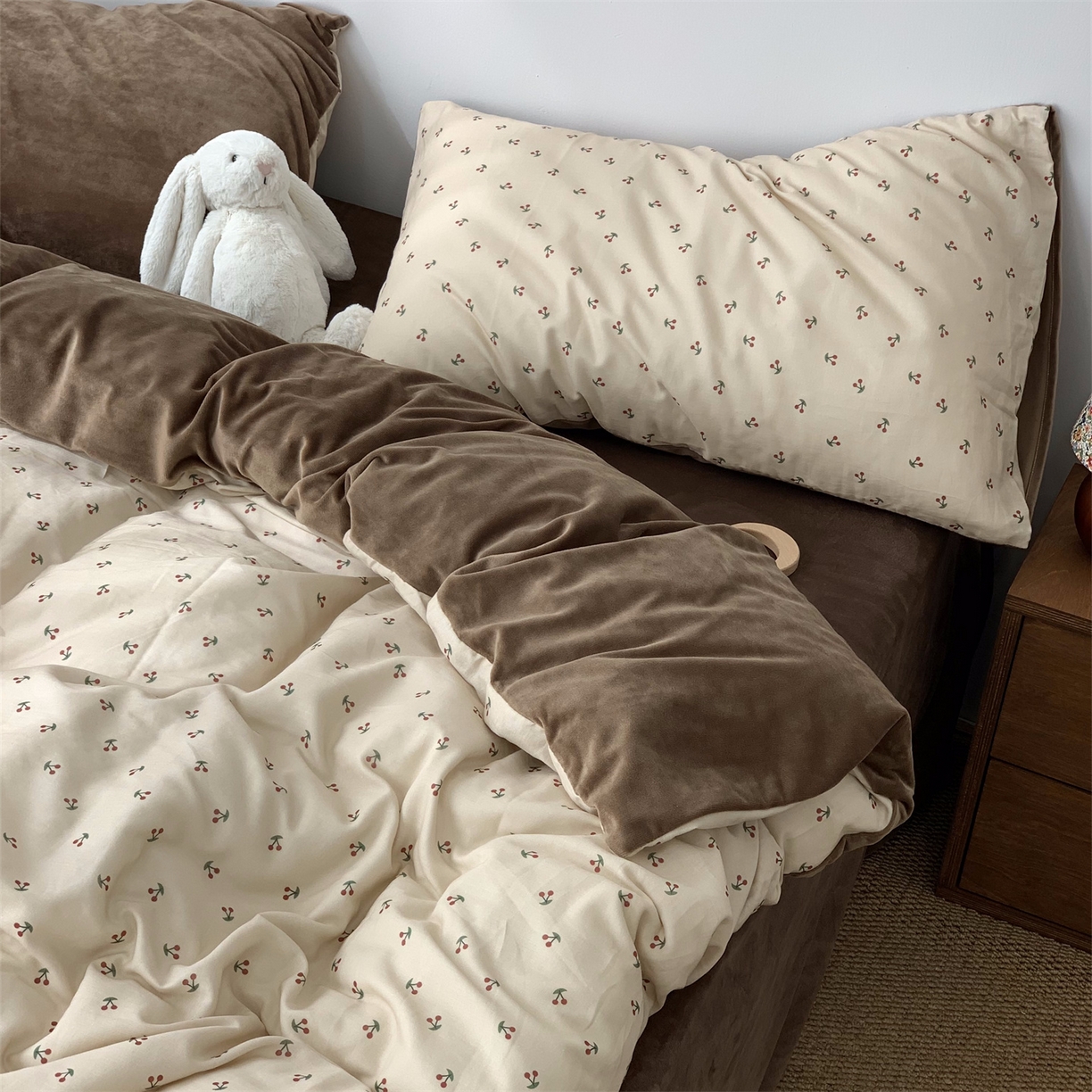 91家纺网 家纺一手货源 找家纺 源启生活 2025新款棉加绒套件四件套 车厘子