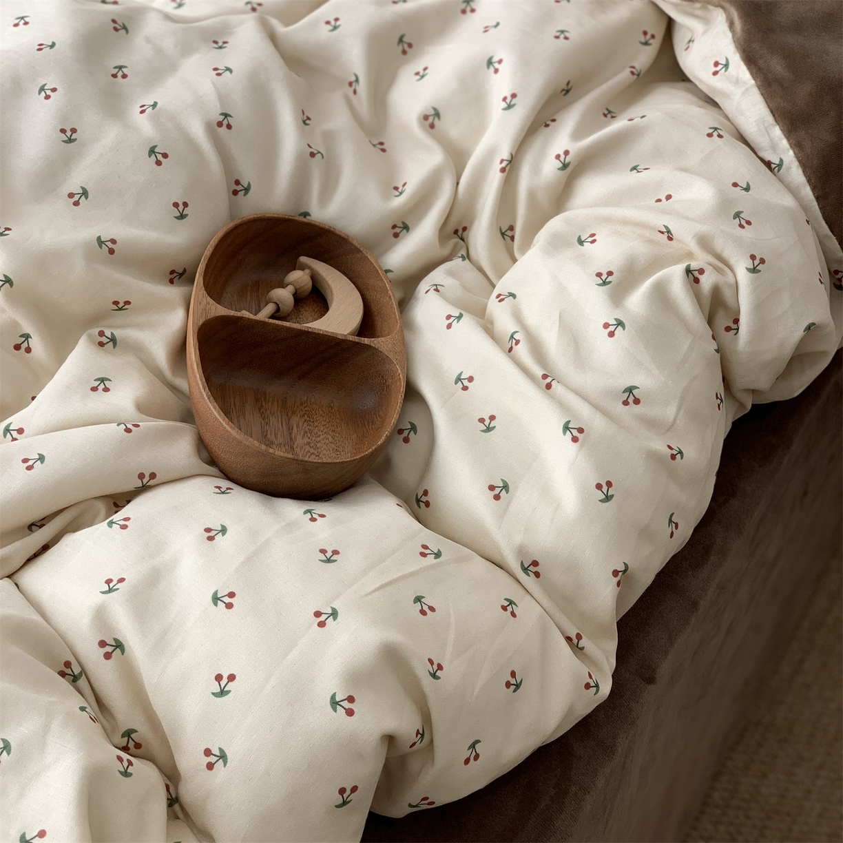 91家纺网 家纺一手货源 找家纺 源启生活 2025新款棉加绒套件四件套 车厘子