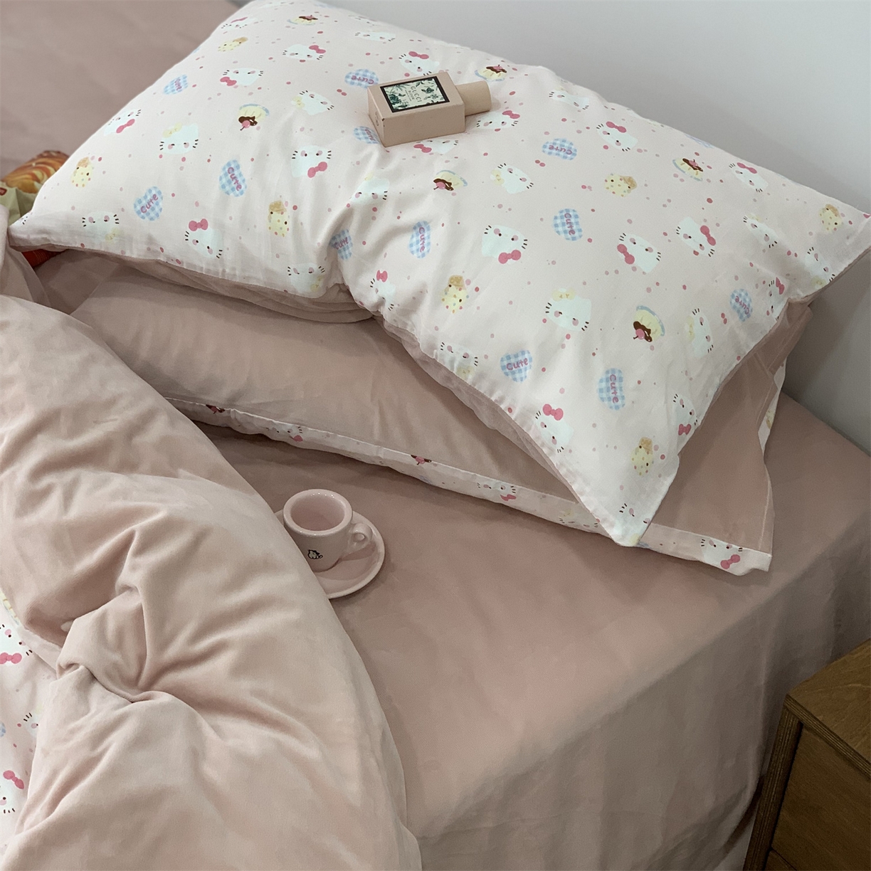 91家纺网 家纺一手货源 找家纺 源启生活 2025新款棉加绒套件四件套 粉粉猫