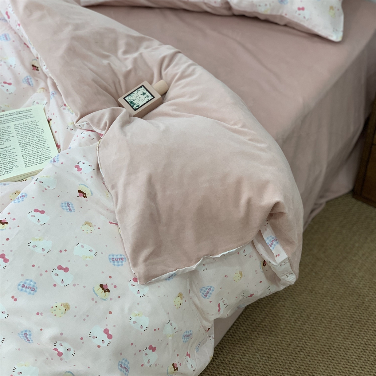 91家纺网 家纺一手货源 找家纺 源启生活 2025新款棉加绒套件四件套 粉粉猫