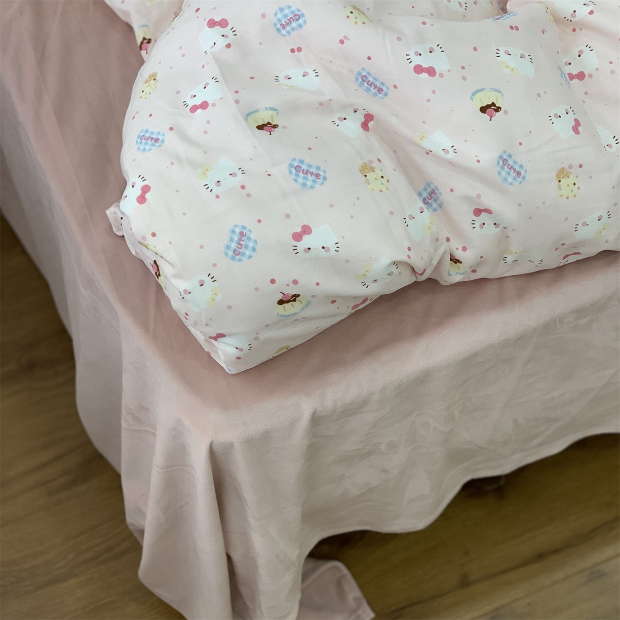 91家纺网 家纺一手货源 找家纺 源启生活 2025新款棉加绒套件四件套 粉粉猫