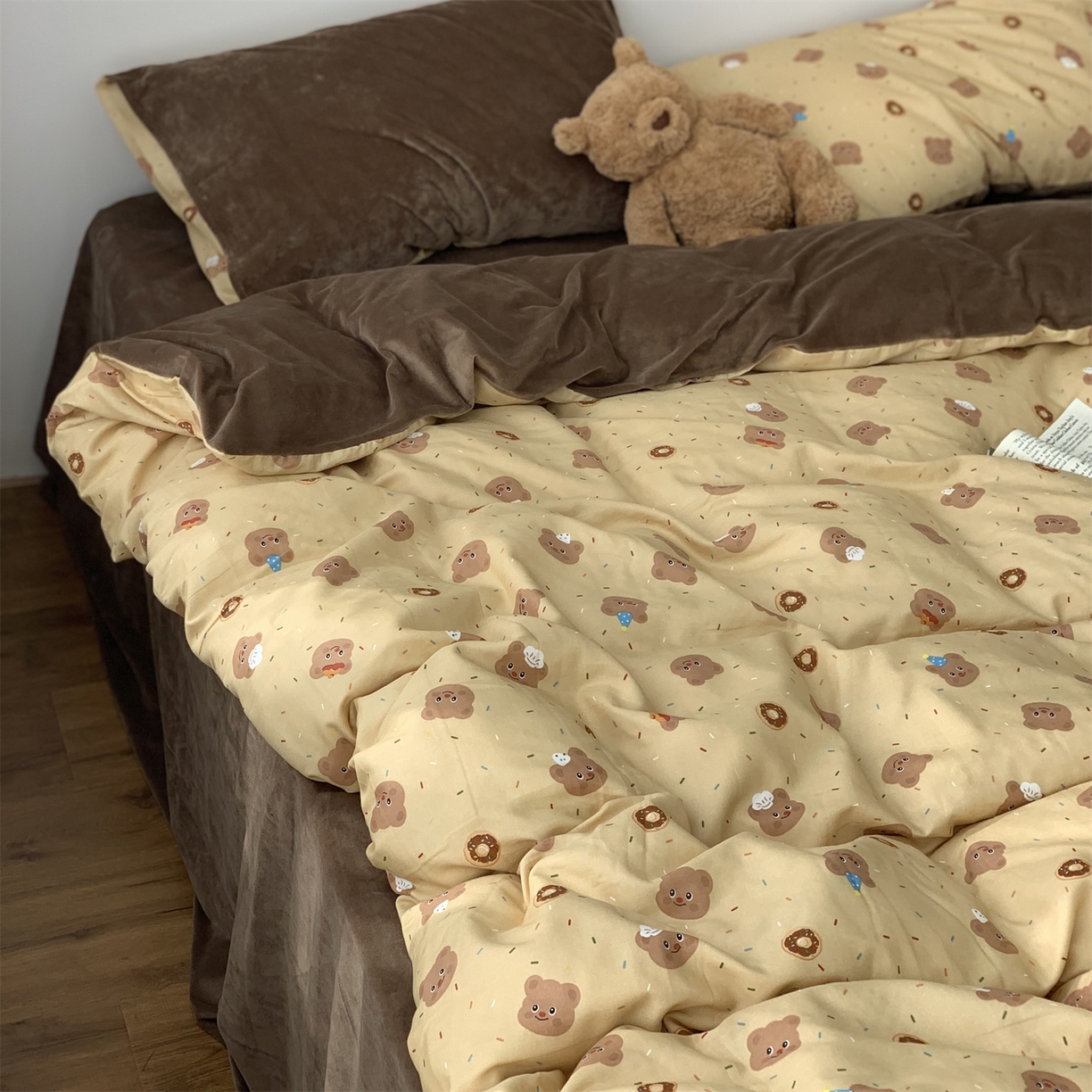 91家纺网 家纺一手货源 找家纺 源启生活 2025新款棉加绒套件四件套 曲奇小熊