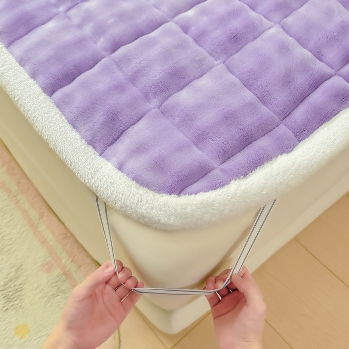 91家纺网 家纺一手货源 找家纺 麒东家纺 2025新款泡泡绒纯色夹棉床垫 紫色