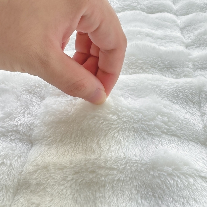 91家纺网 家纺一手货源 找家纺 麒东家纺 2025新款泡泡绒纯色夹棉床垫 本白