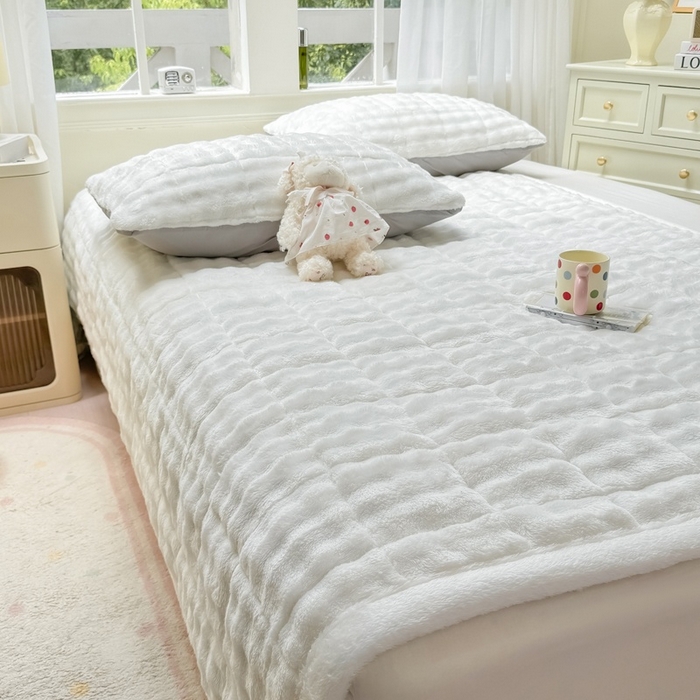 91家纺网 家纺一手货源 找家纺 麒东家纺 2025新款泡泡绒纯色夹棉床垫 本白