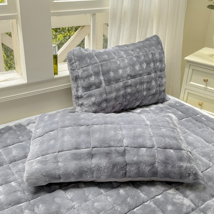 91家纺网 家纺一手货源 找家纺 麒东家纺 2025新款泡泡绒纯色夹棉床垫 浅灰