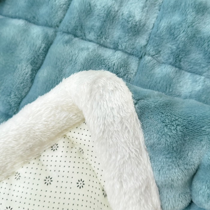 91家纺网 家纺一手货源 找家纺 麒东家纺 2025新款泡泡绒纯色夹棉床垫 雾蓝