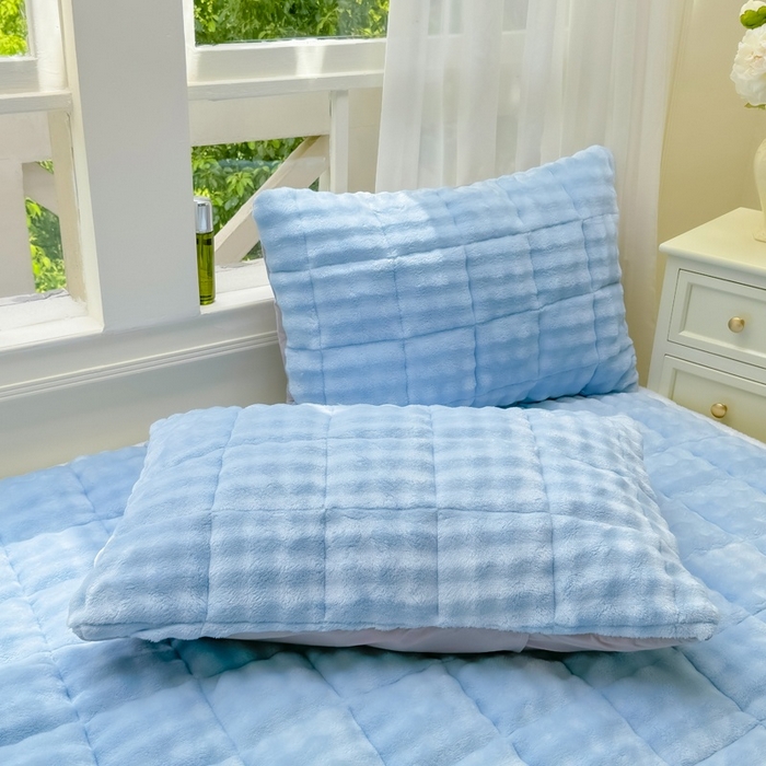 91家纺网 家纺一手货源 找家纺 麒东家纺 2025新款泡泡绒纯色夹棉床垫 天蓝