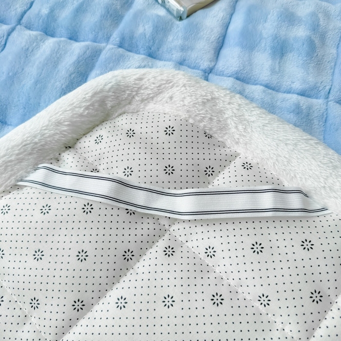 91家纺网 家纺一手货源 找家纺 麒东家纺 2025新款泡泡绒纯色夹棉床垫 天蓝